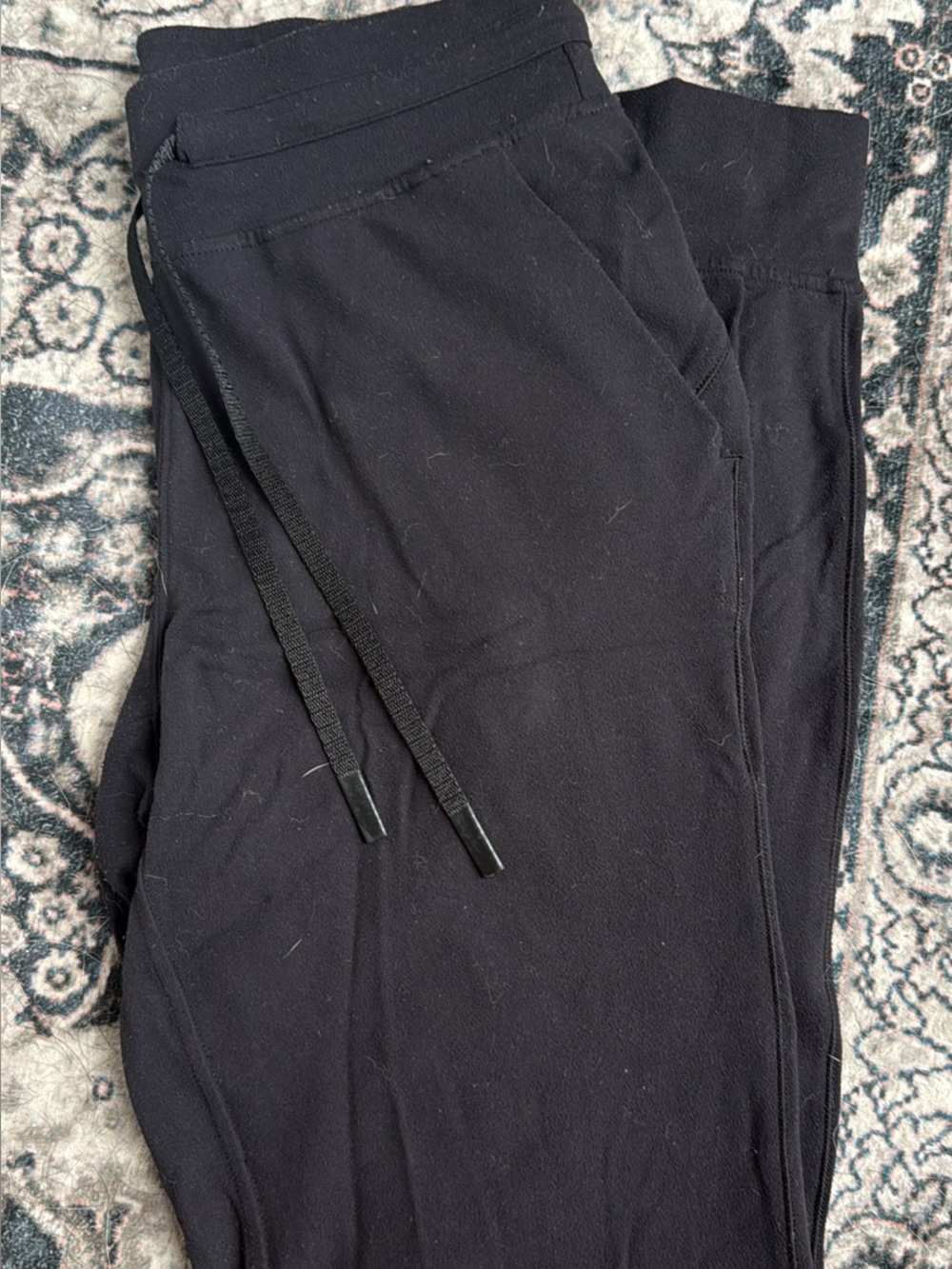 Women’s Lululemon Black Jogger Pants with Drawstring